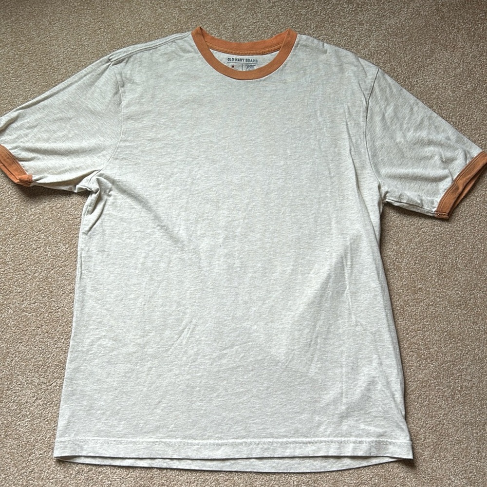 Old Navy, gray T-shirt